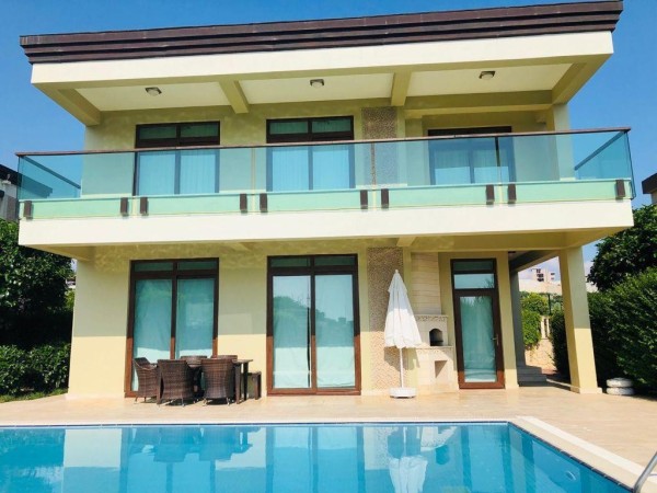 Alanya Kargıcak'ta Özel havuzlu 3+1 Villa Tesis içinde
